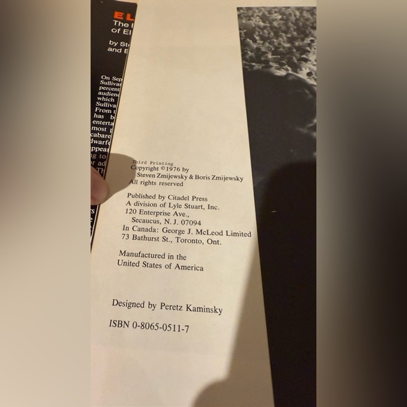 Elvis: The Films and Career of Elvis Presley by Steven and Boris Zmijewsky - Picture 10 of 10